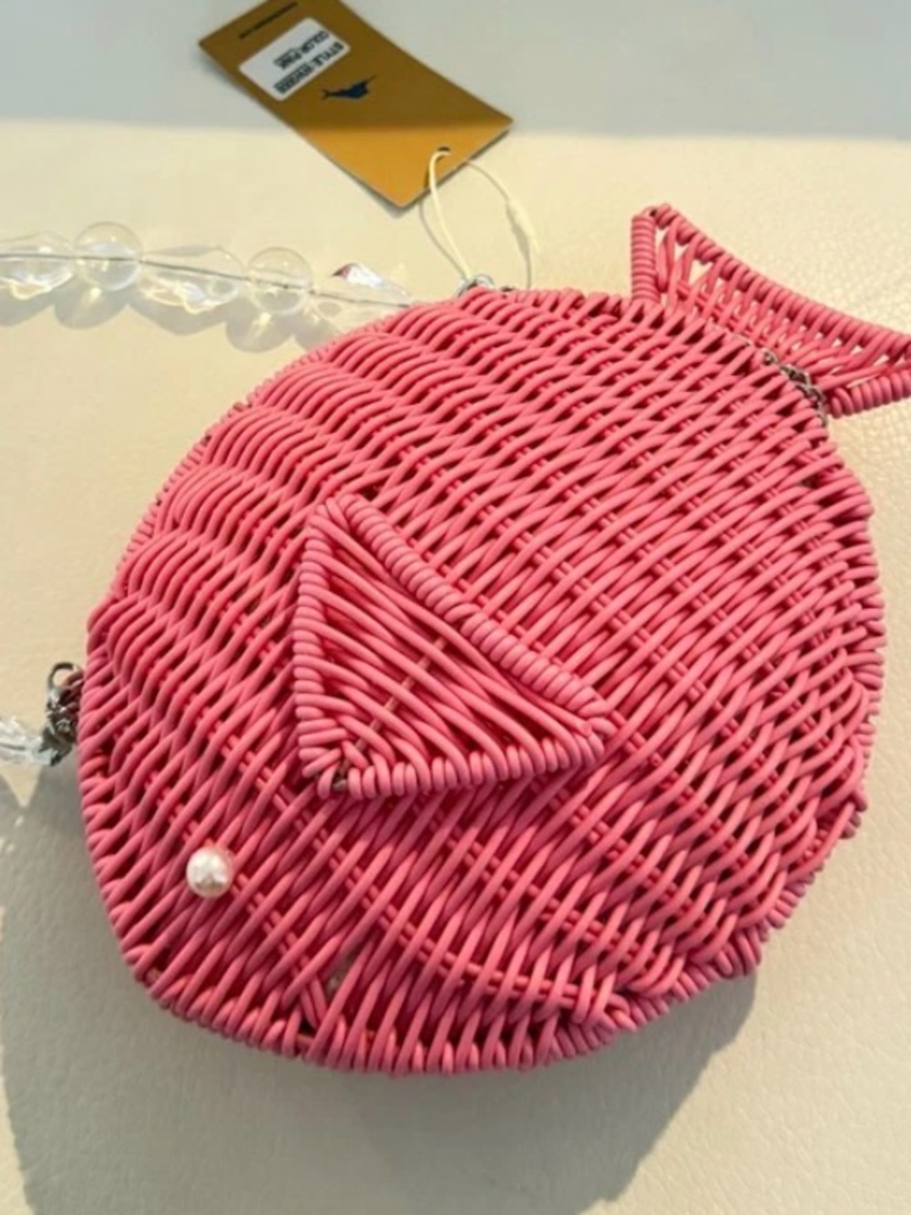 Tommy Bahama Hot Pink Fish-Shaped Wicker Crossbody & Beaded Handbag Strap NWT - Picture 5 of 5